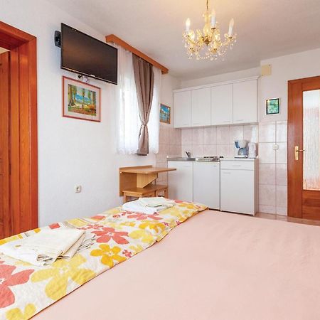 Stunning Apartment In Crikvenica With Wifi 外观 照片
