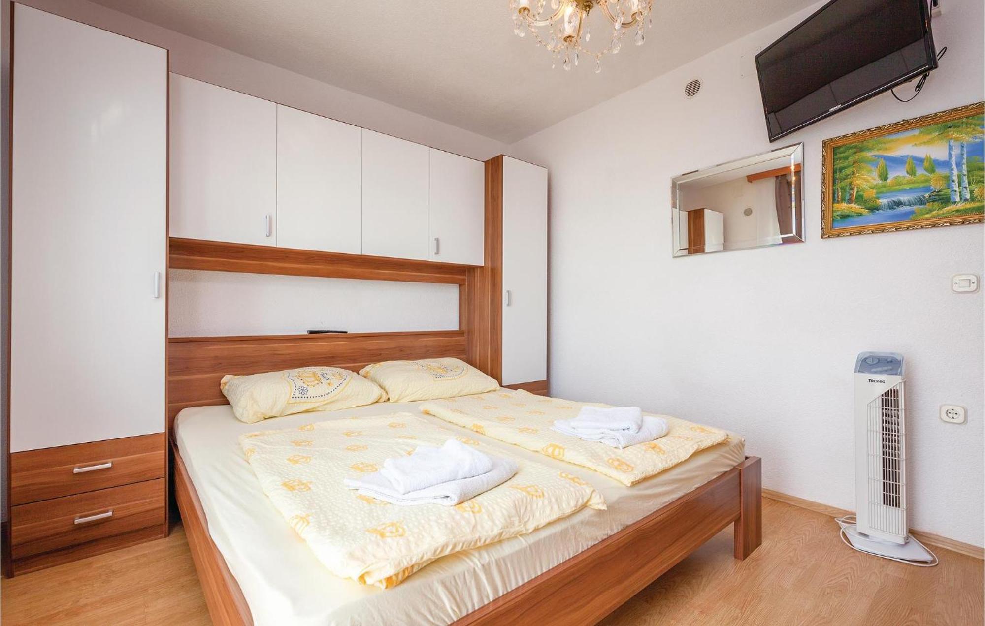Stunning Apartment In Crikvenica With Wifi 外观 照片