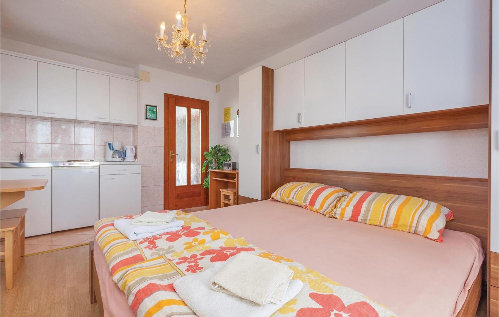 Stunning Apartment In Crikvenica With Wifi 外观 照片