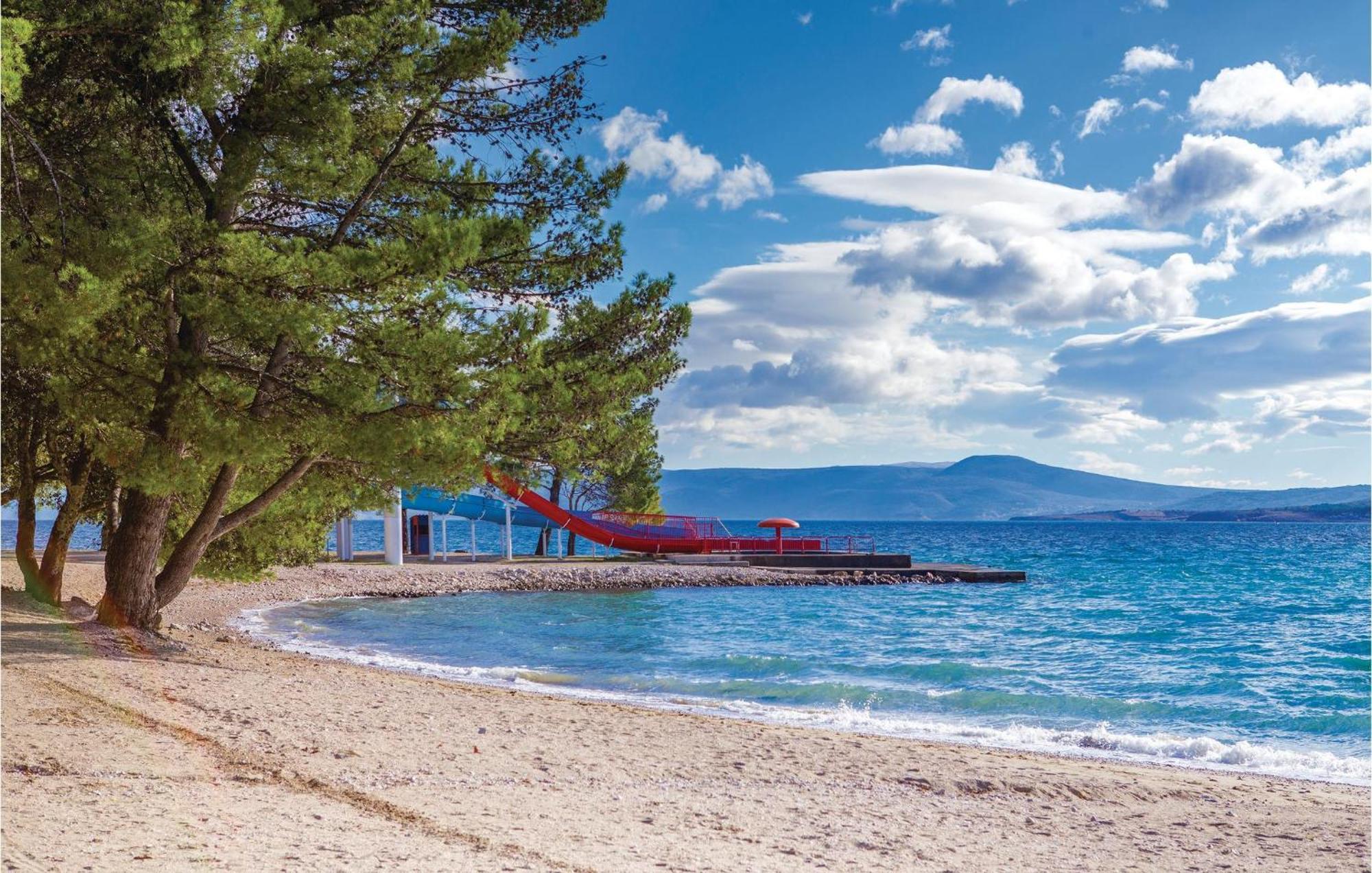 Stunning Apartment In Crikvenica With Wifi 外观 照片