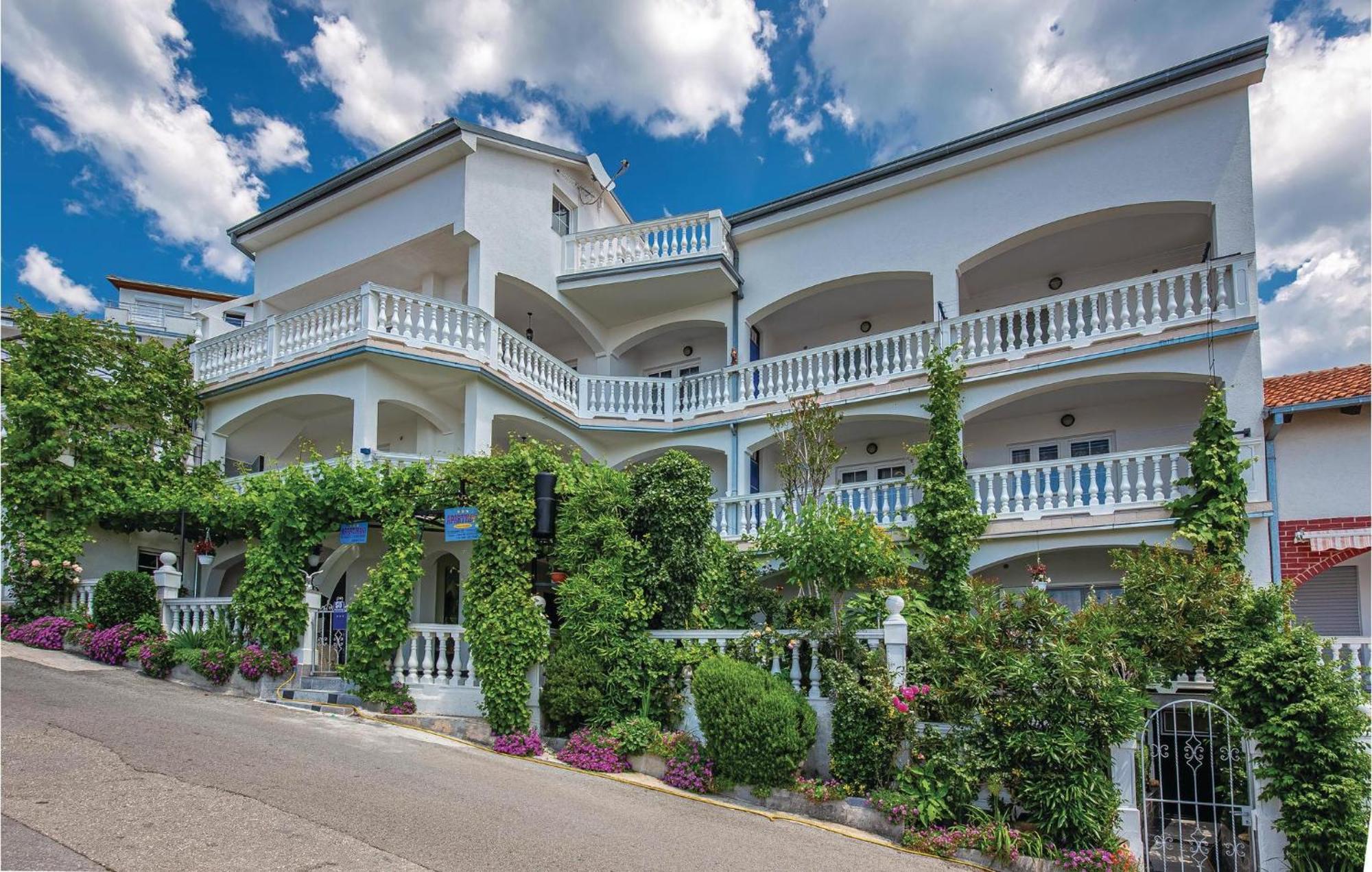 Stunning Apartment In Crikvenica With Wifi 外观 照片