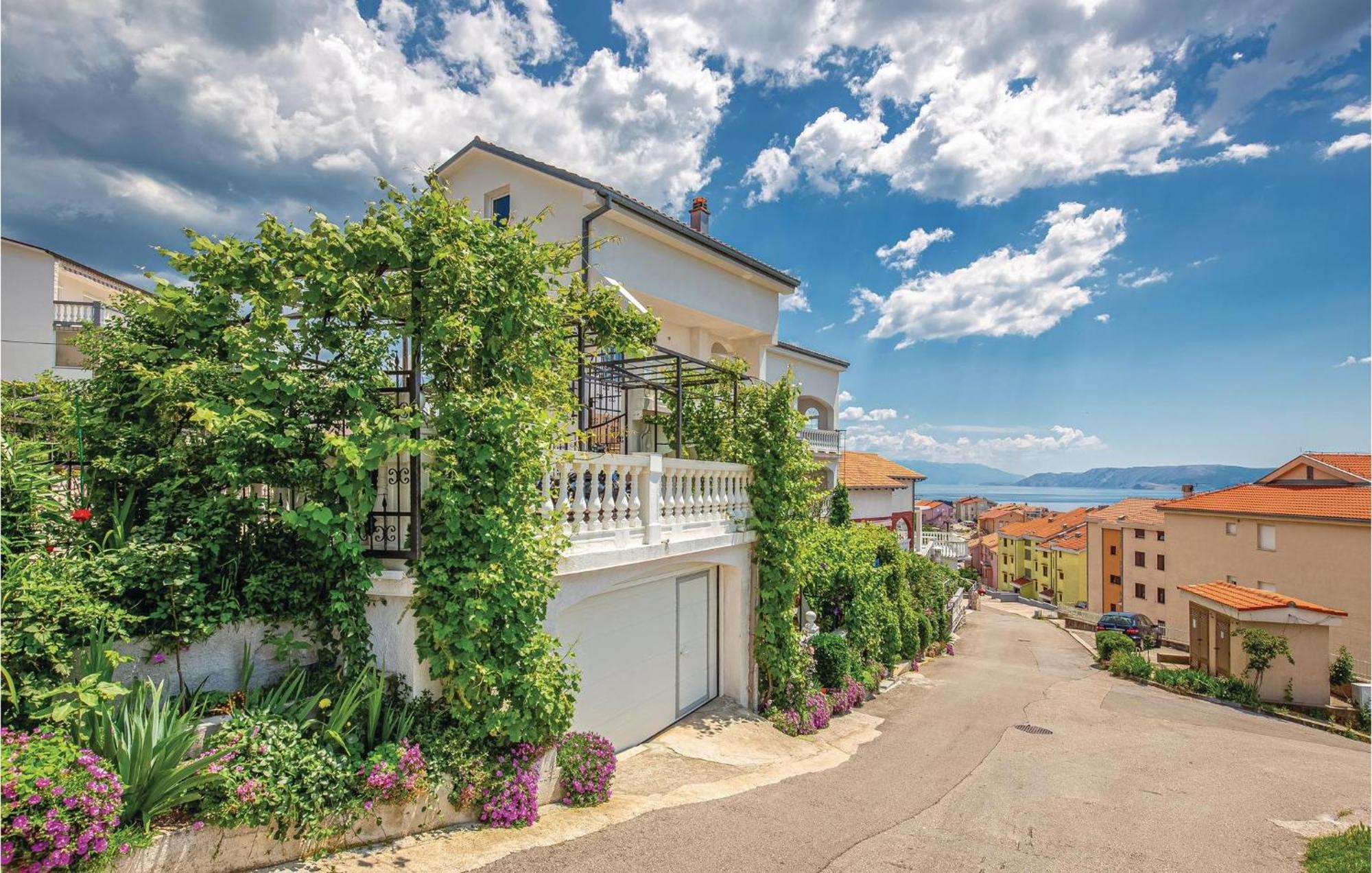 Stunning Apartment In Crikvenica With Wifi 外观 照片
